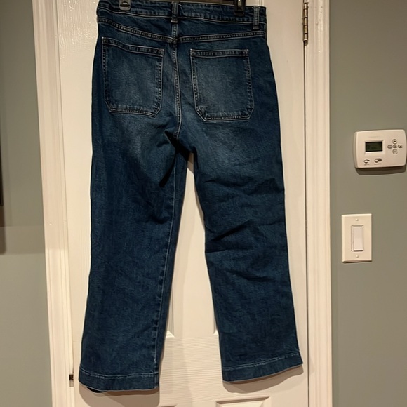Old Navy cute barrel legged jeans, cropped size 12 straight legged no stretch - Picture 3 of 3